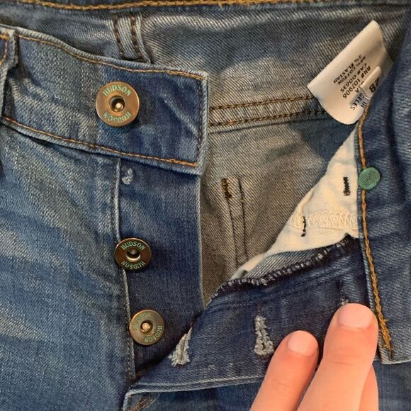 Hudson Byron Mid Rise Bermuda Shorts size 28 - Picture 10 of 11